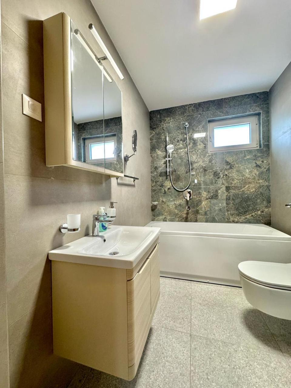 Apartman Luxury Przno Budva